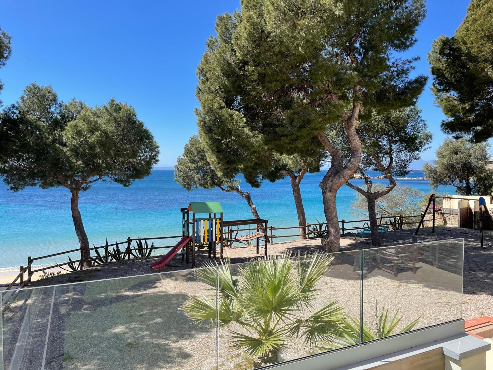 New Madrague Beach Roses Exterior photo
