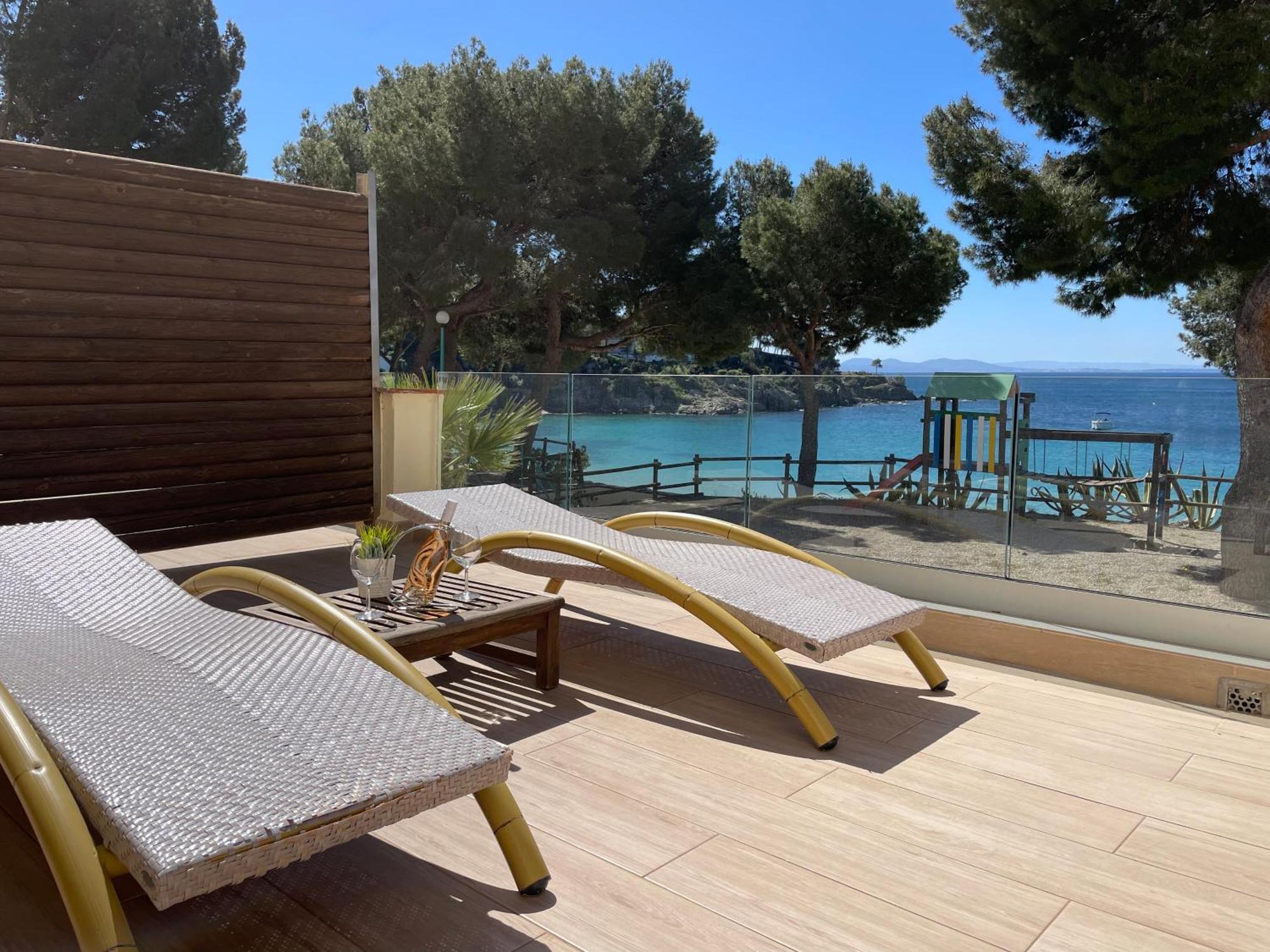 New Madrague Beach Roses Exterior photo