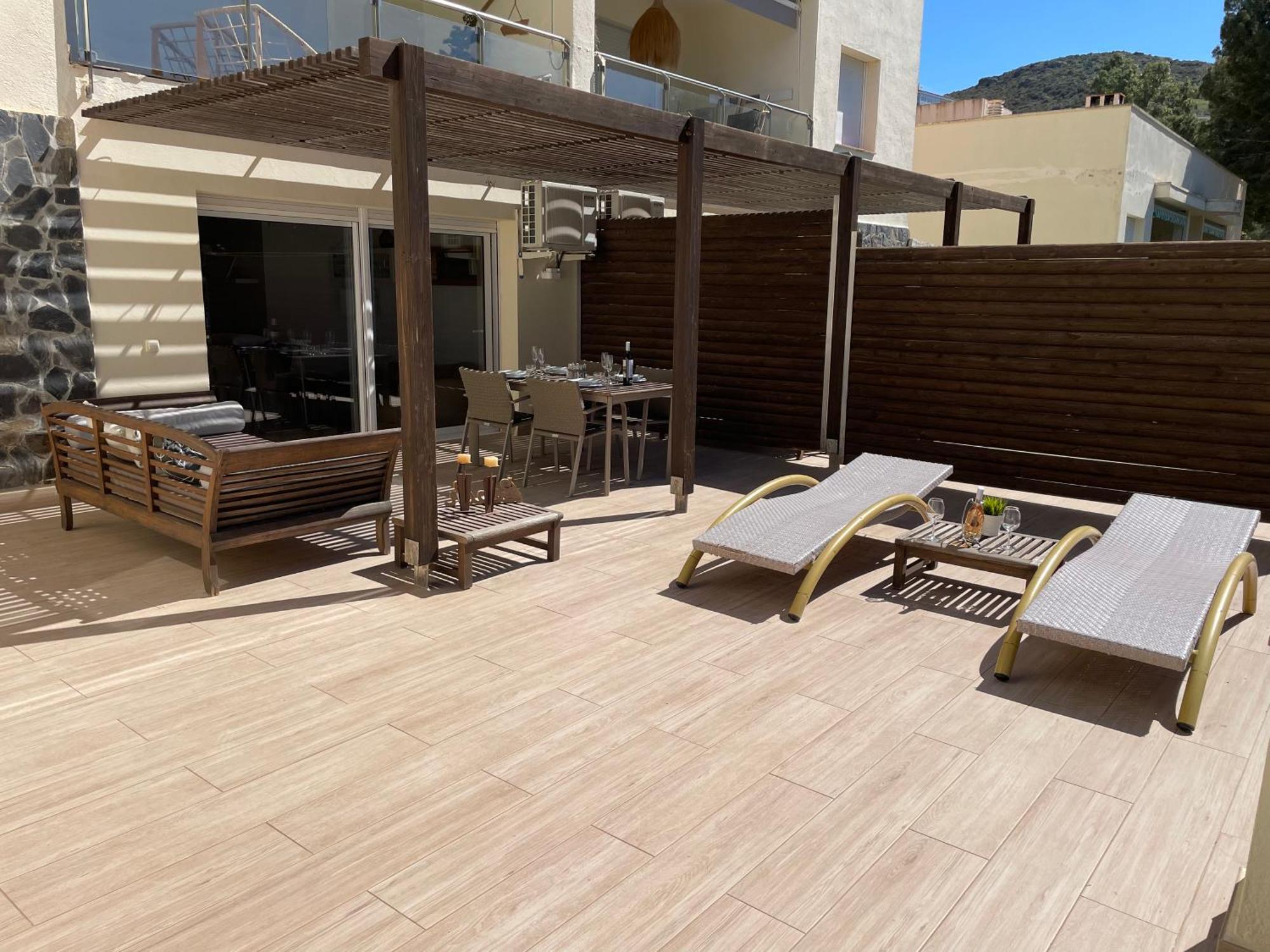 New Madrague Beach Roses Exterior photo